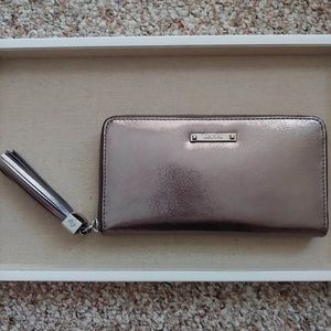 NWT Stella & Dot Mercer Wallet - Pewter